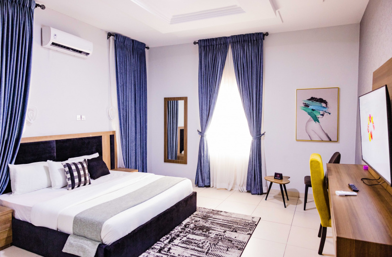 MASTER BEDROOM (1)