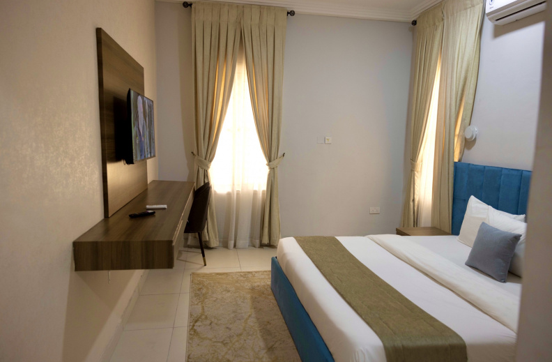 BEDROOM(2)